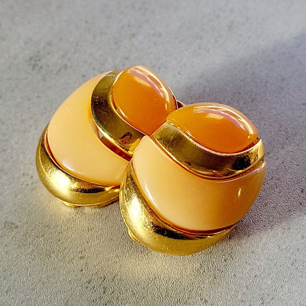 Vintage 80s Peach Gold Enamel Clip On Earrings Retro Oval Statement - Picture 2 of 6